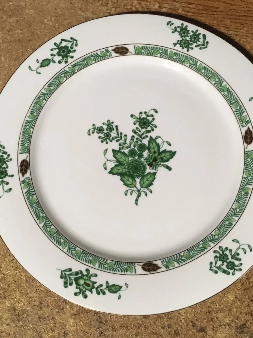 SET OF 8 FLORAL PATTERN PLATES KELTCRAFT 9178 LILING ROYAL SWIRL